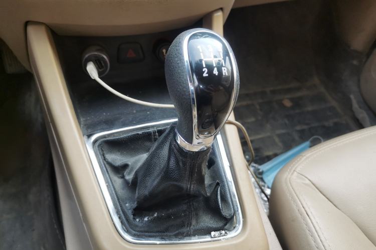 Used Baojun 730 2014 1.5L Manual Luxury Navigation ESP Version 7 Seats