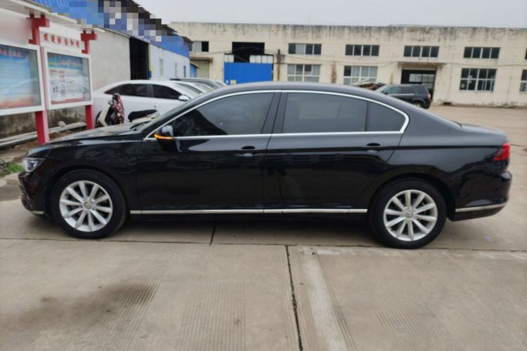 Used Volkswagen Magotan 2017 330TSI DSG Leading Model
