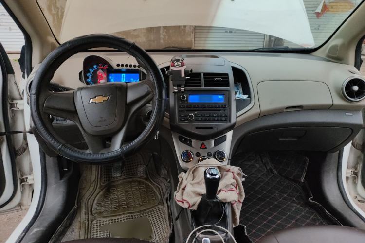 Used Chevrolet Aveo Sonic 2011 Sedan 1.4L MT SL