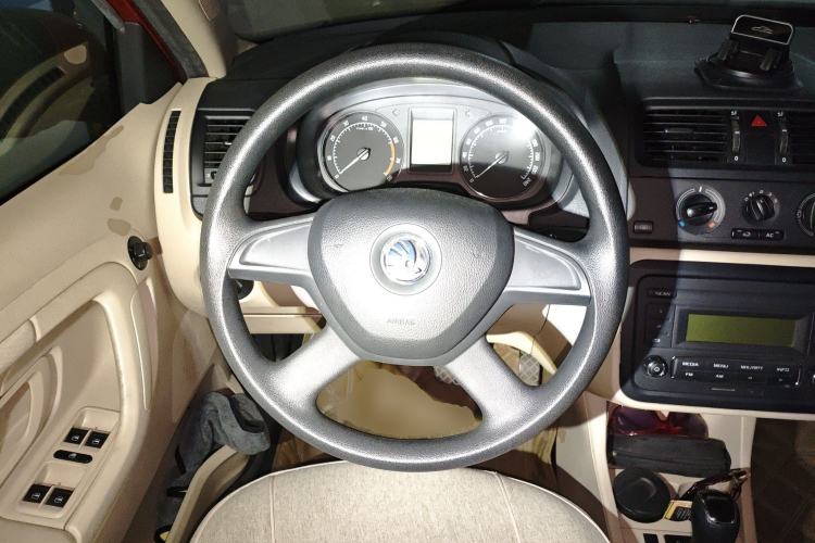 Used Skoda Fabia 2014 1.4L Automatic Crystal Edition