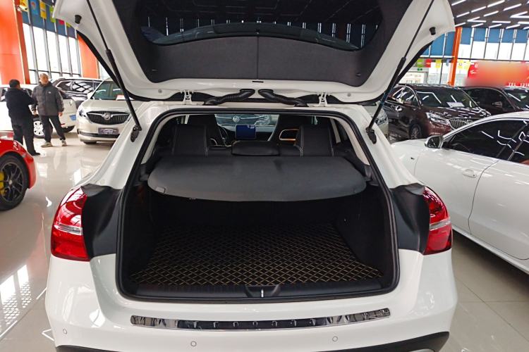 Used Mercedes-Benz GLA 2019 GLA 200 Dynamic Edition Trunk