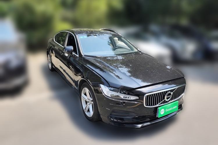 Used Volvo S90 2018 T4 Zhiyuan Edition Front Right 45 Deg