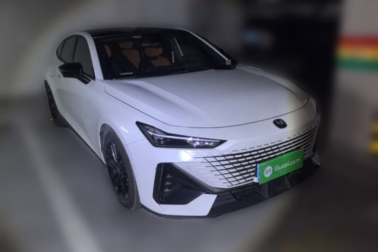 Used CHANGAN UNI-V 2022 1.5T Prestige Version Front Right 45 Deg