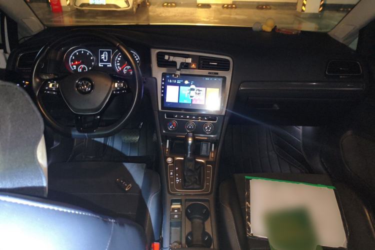 Used Volkswagen Golf 2018 230TSI Automatic Luxury Version
