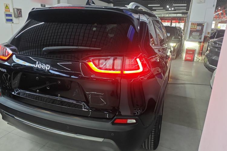 Used Jeep Cherokee 2020 2.0T Two-Wheel Drive Leading Edition