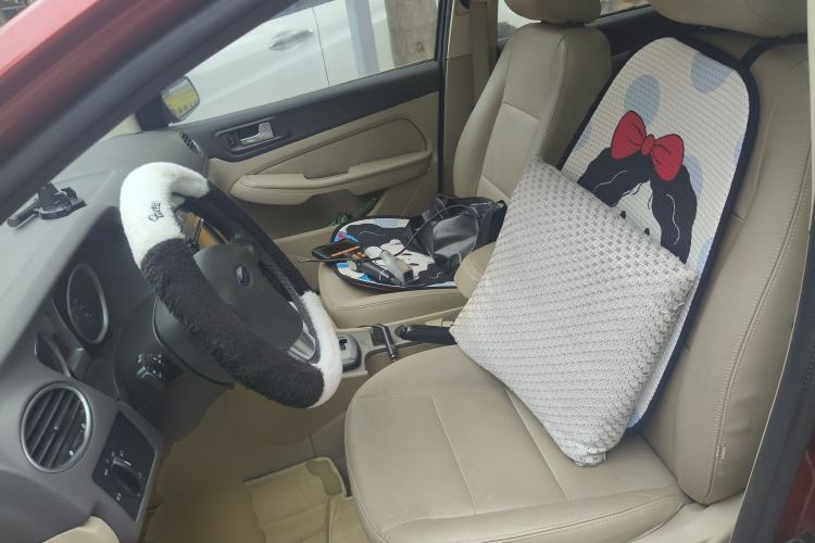 Used Ford Focus 2013 Hatchback Classic 1.8L Automatic Fashion Edition
