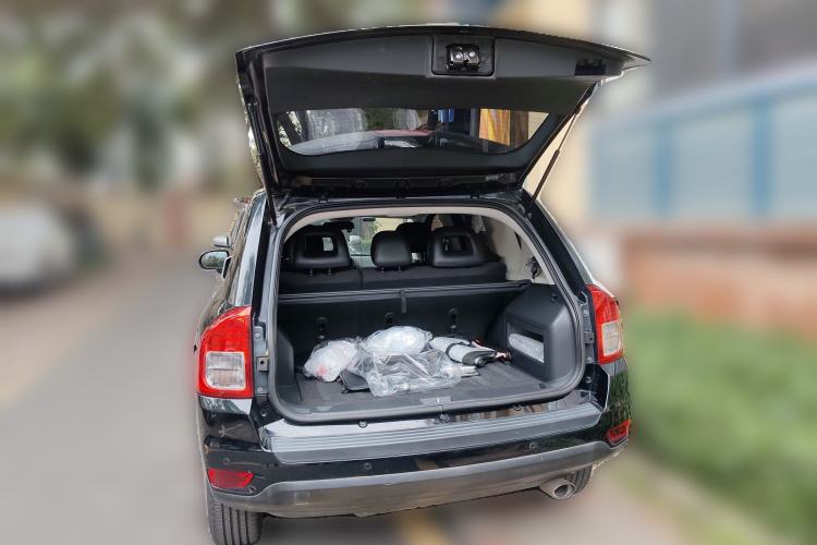 Used Jeep Compass 2011 2.0L two-wheel drive sport version
