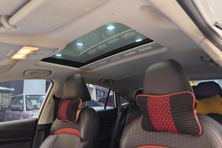 Used MG 5 2022 180 DVVT CVT Youth Luxury Edition
