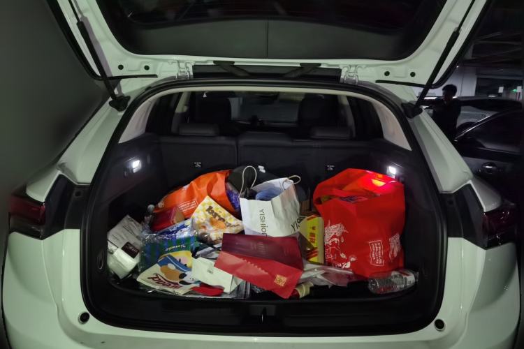 Used Buick Envision 2022 Facelift Encore S 552T Two-Wheel-Drive Luxury Model Trunk