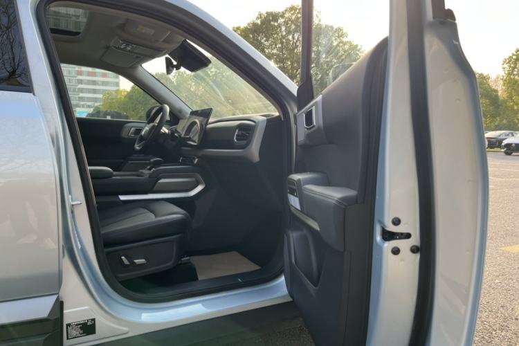 Used Formula Leopard Titanium 3 2025 501 km Range Rear-Wheel Drive Intelligent Driving Max Edition