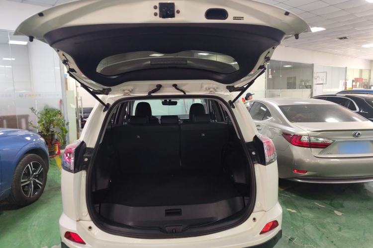 Used Toyota RAV4 2016 2.0L CVT Two-Wheel Drive Smart Edition China V Standard