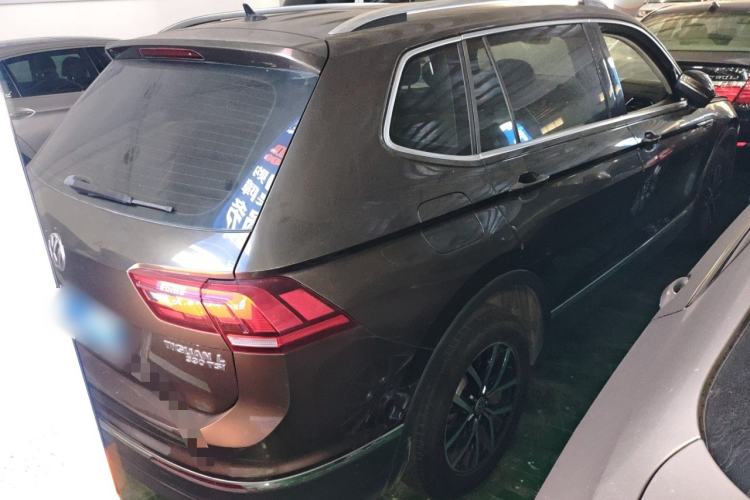 Used Volkswagen Tiguan L 2017 330TSI Automatic Two-Wheel Drive Luxury Edition Rear Right 45 Deg