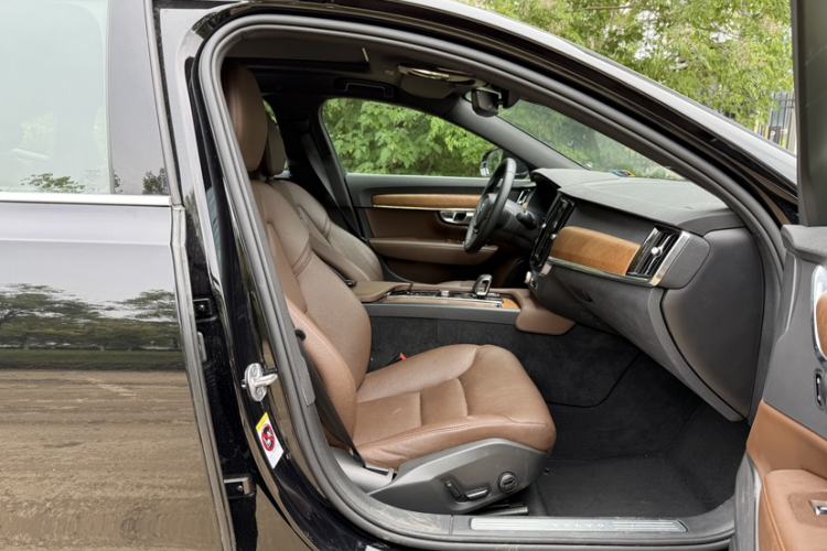 Used Volvo S90 2024 B5 Zhiyi Luxury Edition