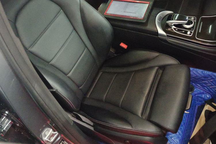 Used Mercedes-Benz GLC 2017 GLC 260 4MATIC Dynamic Edition Right Front Seat