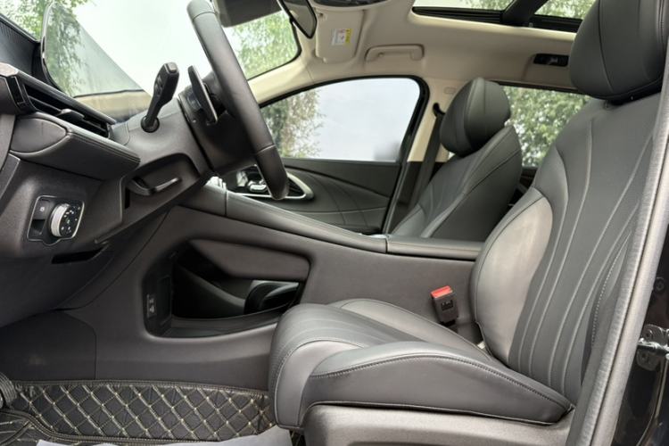 Used EXEED Lingyun 2025 300T Two-Wheel Drive Starry Edition

