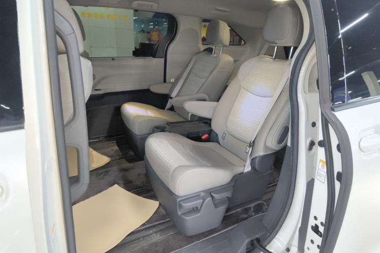 Used Toyota Sienna 2021 2.5L Hybrid Comfort Edition