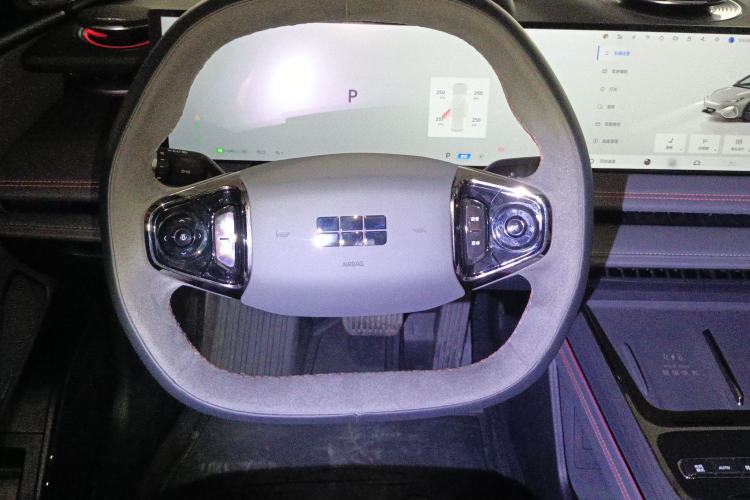 Used Geely Galaxy E8 2025 620 km All-Wheel Drive Starship LiDAR-Enabled Intelligent Driving Version Steering Wheel