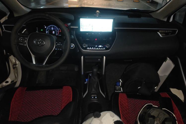 Used Toyota FRONTLANDER 2023 2.0L CVT Leading Edition Center Console