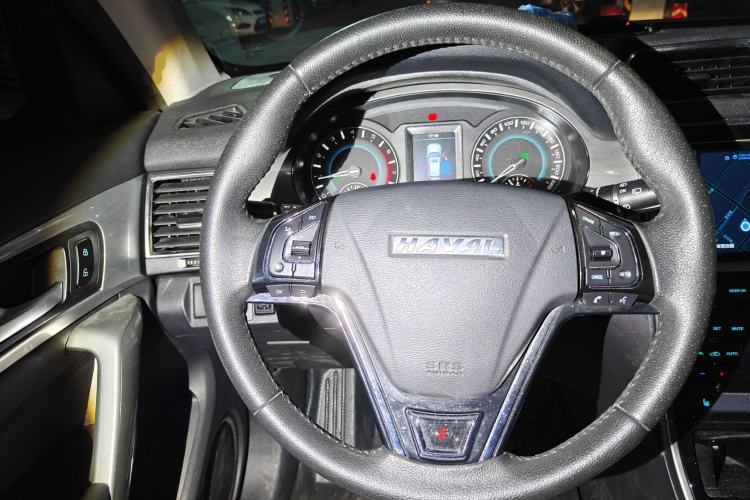 Used Haval H2 2017 Red-Label 1.5T Manual Two-Wheel Drive Luxury Model