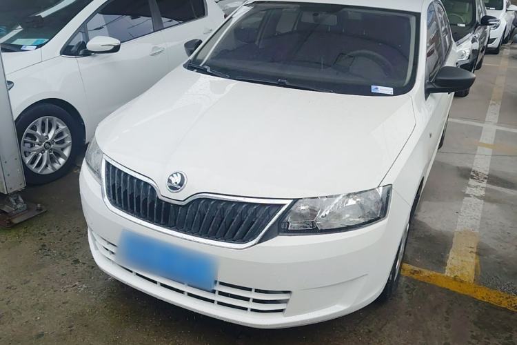 Used Skoda Rapid 2015 1.6L Manual Le Xuan Model