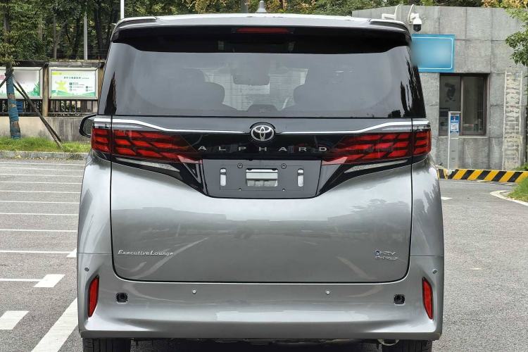 Used Toyota Alphard 2024 Dual-Engine 2.5L Deluxe Edition
