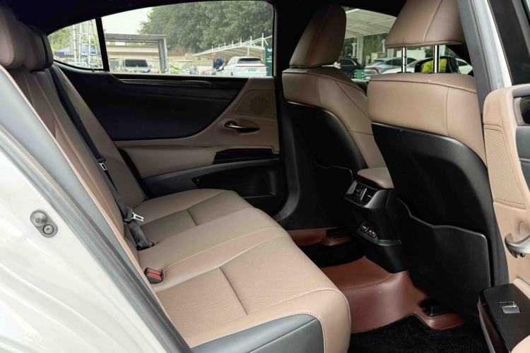 Used Lexus ES 2021 200 Excellence Edition
