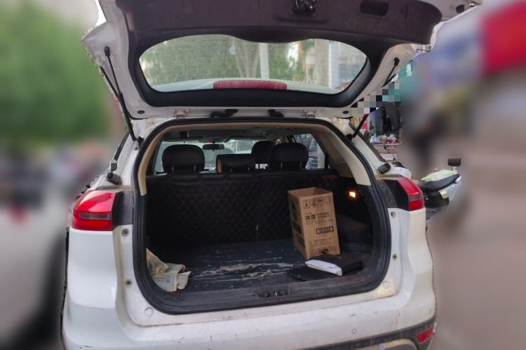 Used Geely Auto Emgrand X7 Sport 2016 2.0L Manual ZhiShang Version
