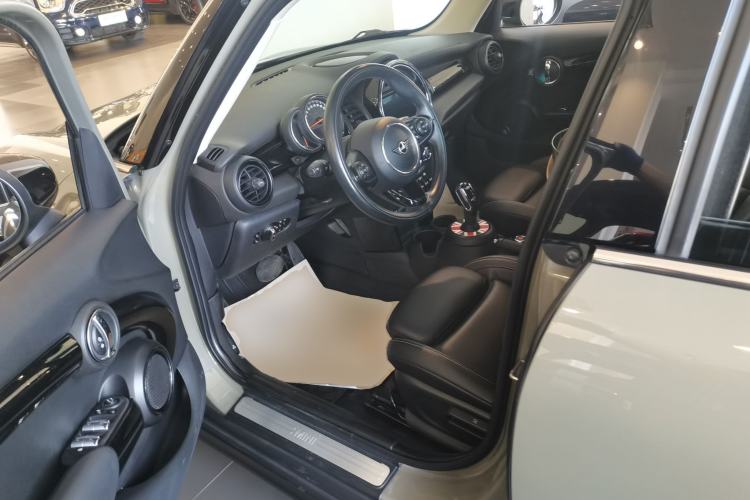 Used MINI MINI 2019 1.5T COOPER Classic Edition Five-Door Version