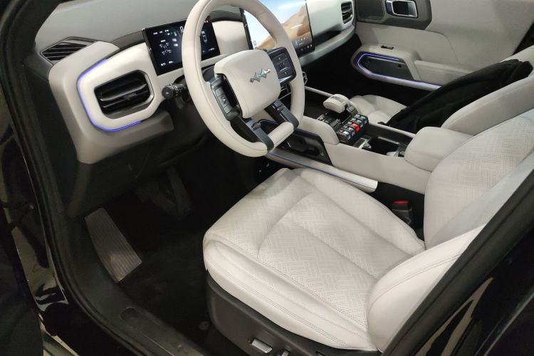 Used Formula Leopard Titanium 3 2025 501KM All-Wheel Drive Intelligent Driving Ultra Version