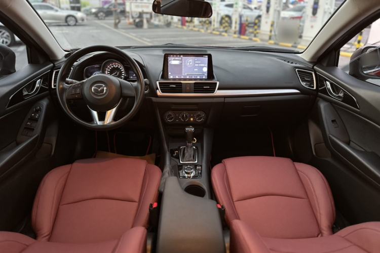 Used Mazda 3 Axela 2016 Sedan 1.5L Automatic Comfort Model
