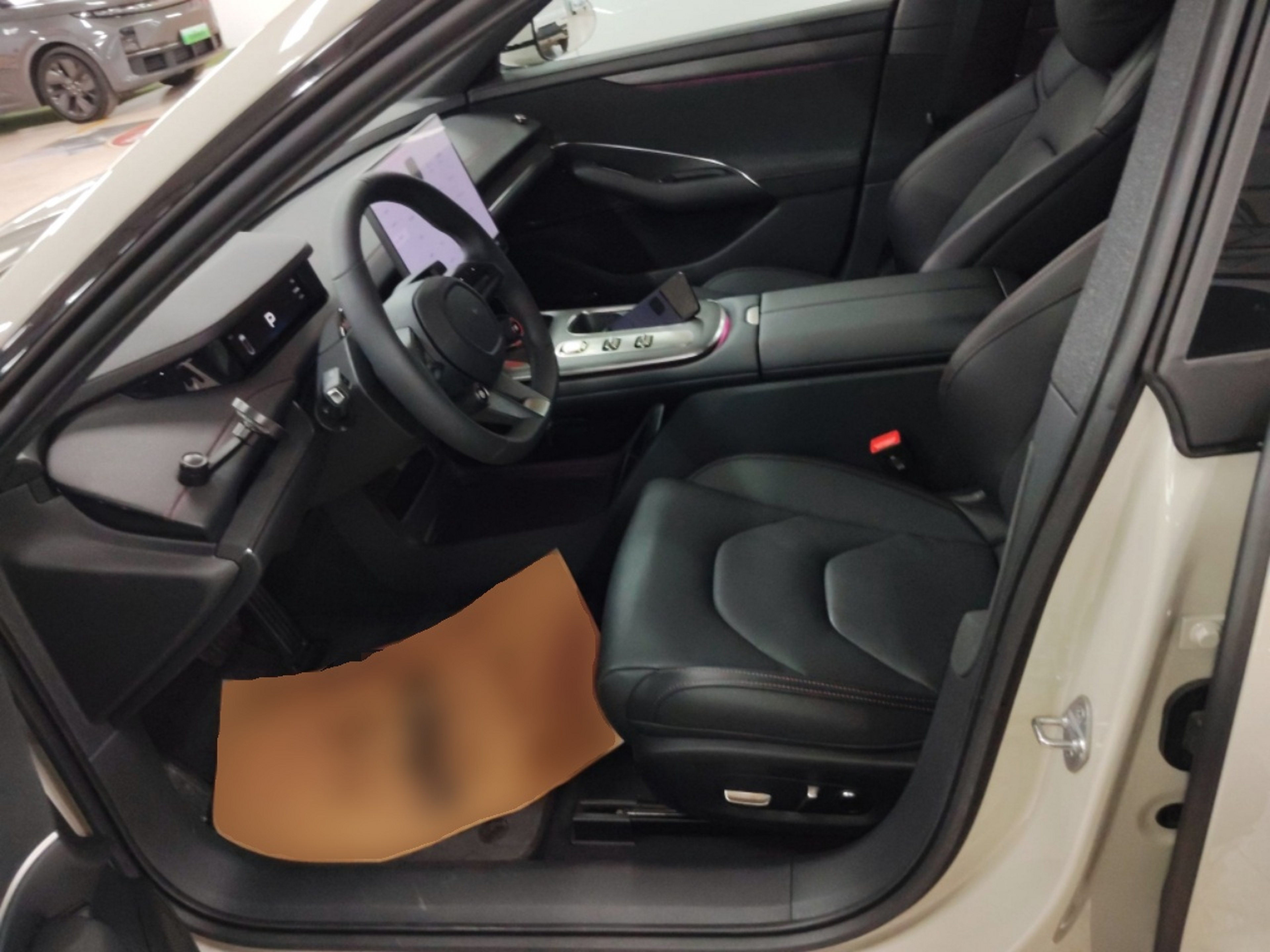 Переднее сиденье в автомобиле