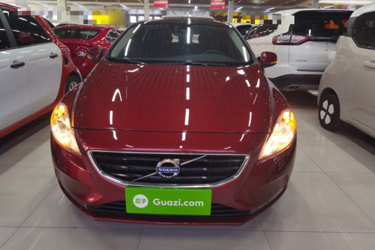 Used Volvo V40 2016 T3 Zhiyi Edition Front