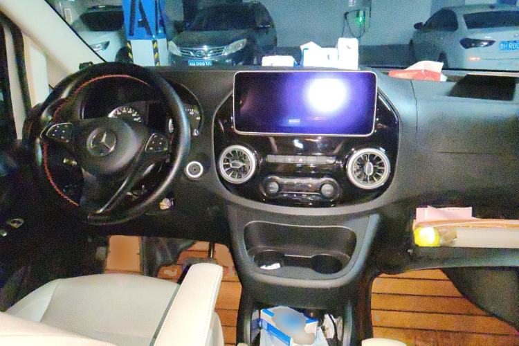 Used Mercedes-Benz Vito 2018 2.0T Elite Version 7 Seats China VI Emission Standard
