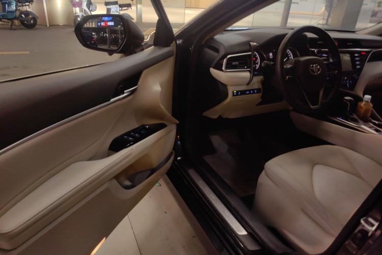 Used Toyota Camry 2018 2.0G Luxury Edition Driver Seat