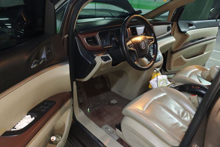 Used Buick GL8 2018 28T Luxury Model China VI Standard
