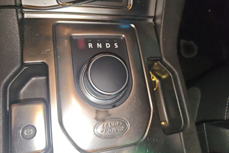 Used Land Rover Discovery 2015 3.0 SDV6 HSE Diesel Version Gear Lever