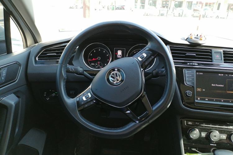 Used Volkswagen Tiguan L 2018 330TSI Automatic Two-Wheel Drive Luxury Edition