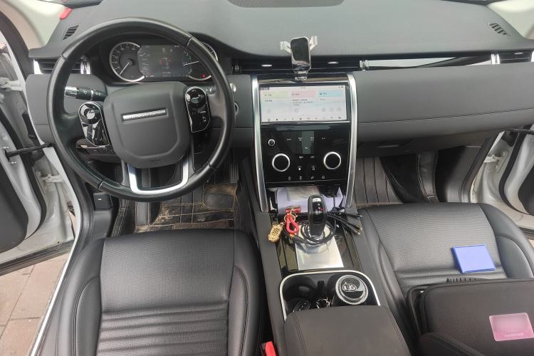 Used Land Rover Discovery Sport 2020 200 PS Family Edition
