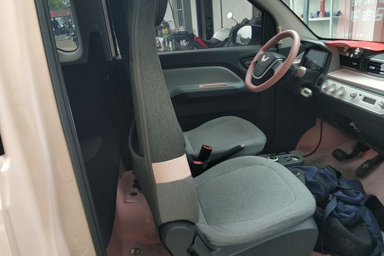 Used Wuling Hongguang MINIEV 2022 Macaron Premium Model – Lithium Ternary Battery Right Front Seat
