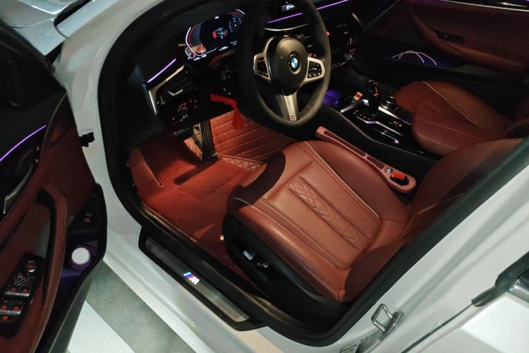 Used BMW 5 Series 2022 Restyled 525Li M Sport Package Driver Seat