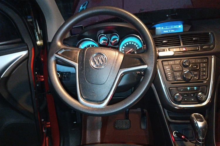 Used Buick Encore 2014 1.4T Automatic Two-Wheel Drive Urban Elite Model Steering Wheel