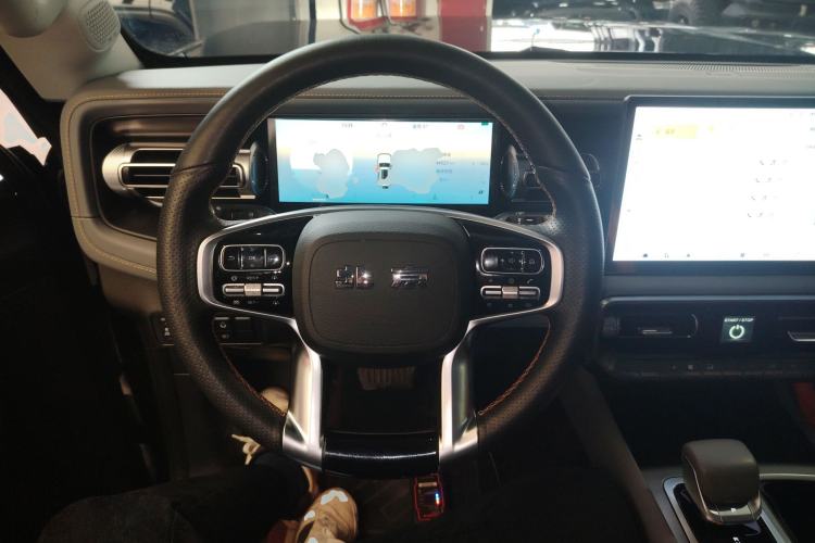 Used BAIC Off-Road BJ40 2024 2.0T All-New Urban Hunter Edition Chivalrous Style