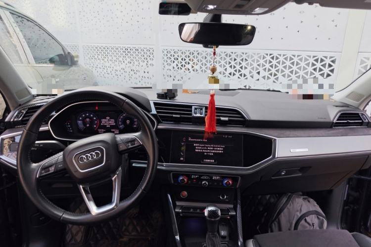 Used Audi Q3 2019 35 TFSI Advanced Dynamic Edition Interior 2