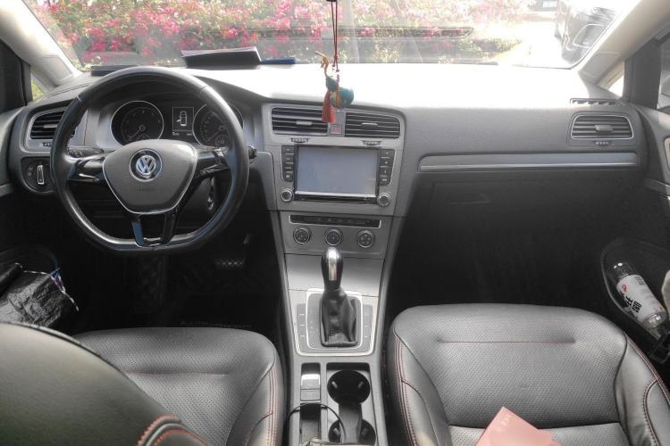 Used Volkswagen Golf 2015 1.6L Automatic Comfort Model
