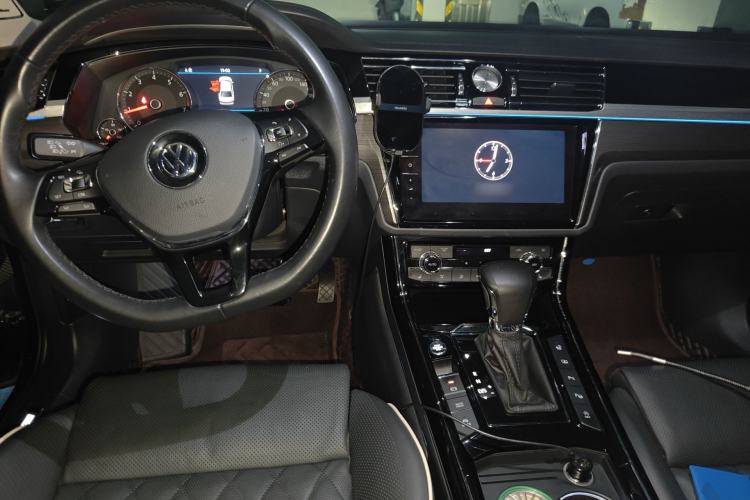 Used Volkswagen Phideon 2019 380TSI Two-Wheel Drive Flagship Version China VI Standard
