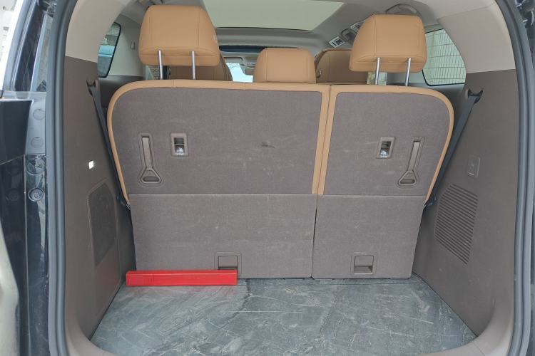 Used Denza D9 2024 DM-i 1050 Luxury Model Trunk