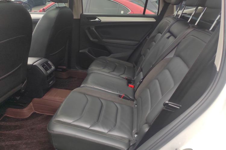 Used Volkswagen Tiguan L 2020 330TSI Automatic Two-Wheel Drive Smart Luxury Edition China VI Standard Left Rear Seat