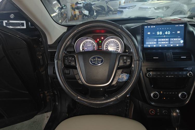 Used Bestune X80 2015 2.0L Automatic Comfort Anniversary Edition