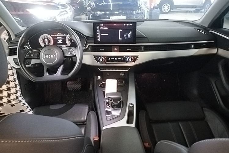 Used Audi A4L 2022 40 TFSI Luxury Dynamic Model
