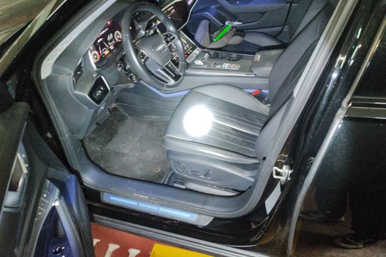 Used Audi A6 2022 allroad quattro Explorer 55 TFSI Prestige Off-Road Model
